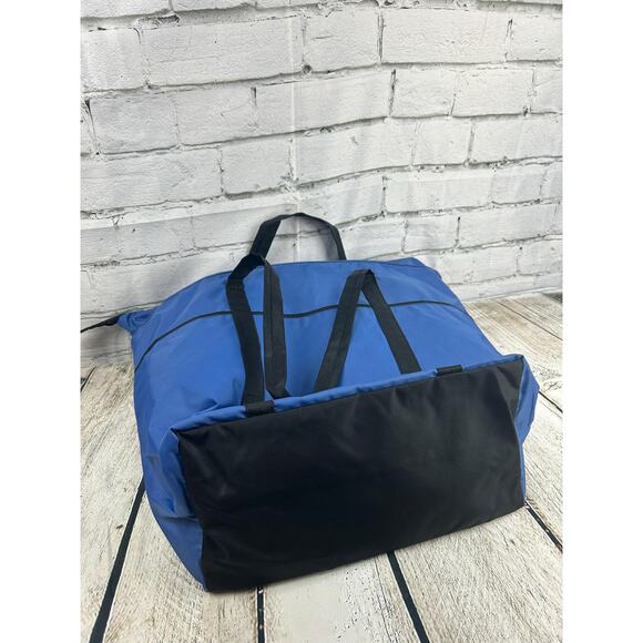 Large Capacity Folding Travel Bag - Water Resistant Tote - Travel Duffle - Gym - Picture 5 of 5